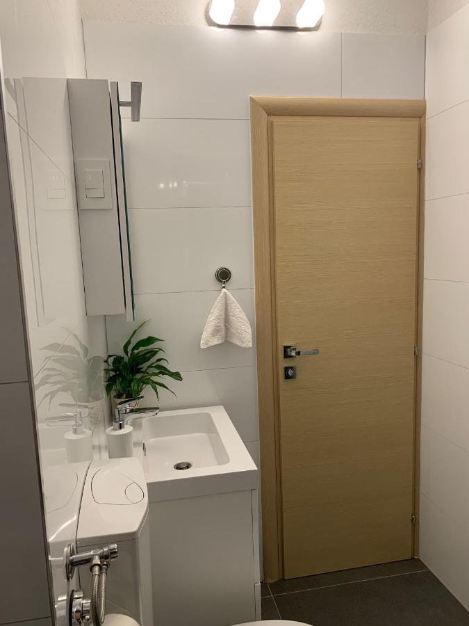Mm Split Apartment - 5 Min By Car To The Beach & City Center - Free Public Parking Ngoại thất bức ảnh