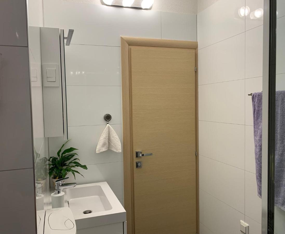 Mm Split Apartment - 5 Min By Car To The Beach & City Center - Free Public Parking Ngoại thất bức ảnh