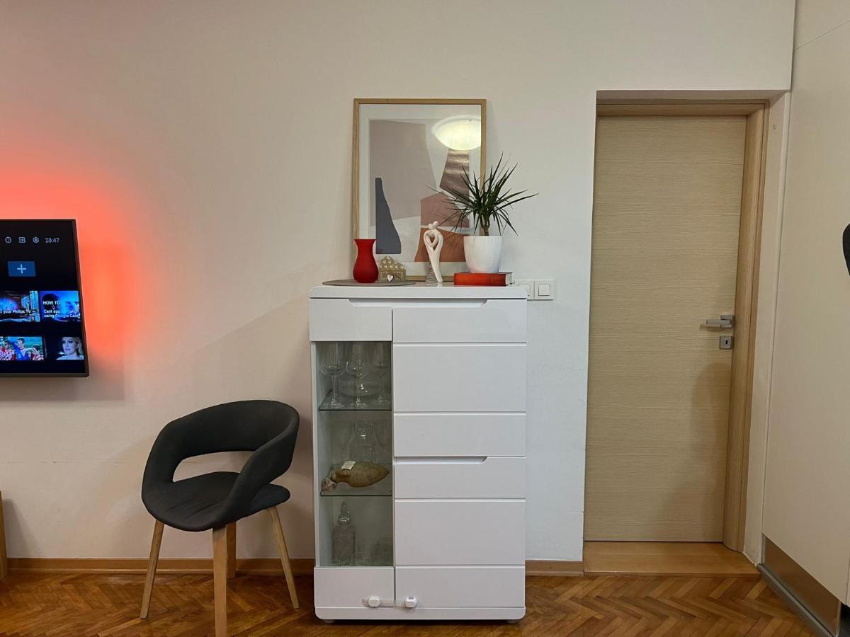 Mm Split Apartment - 5 Min By Car To The Beach & City Center - Free Public Parking Ngoại thất bức ảnh