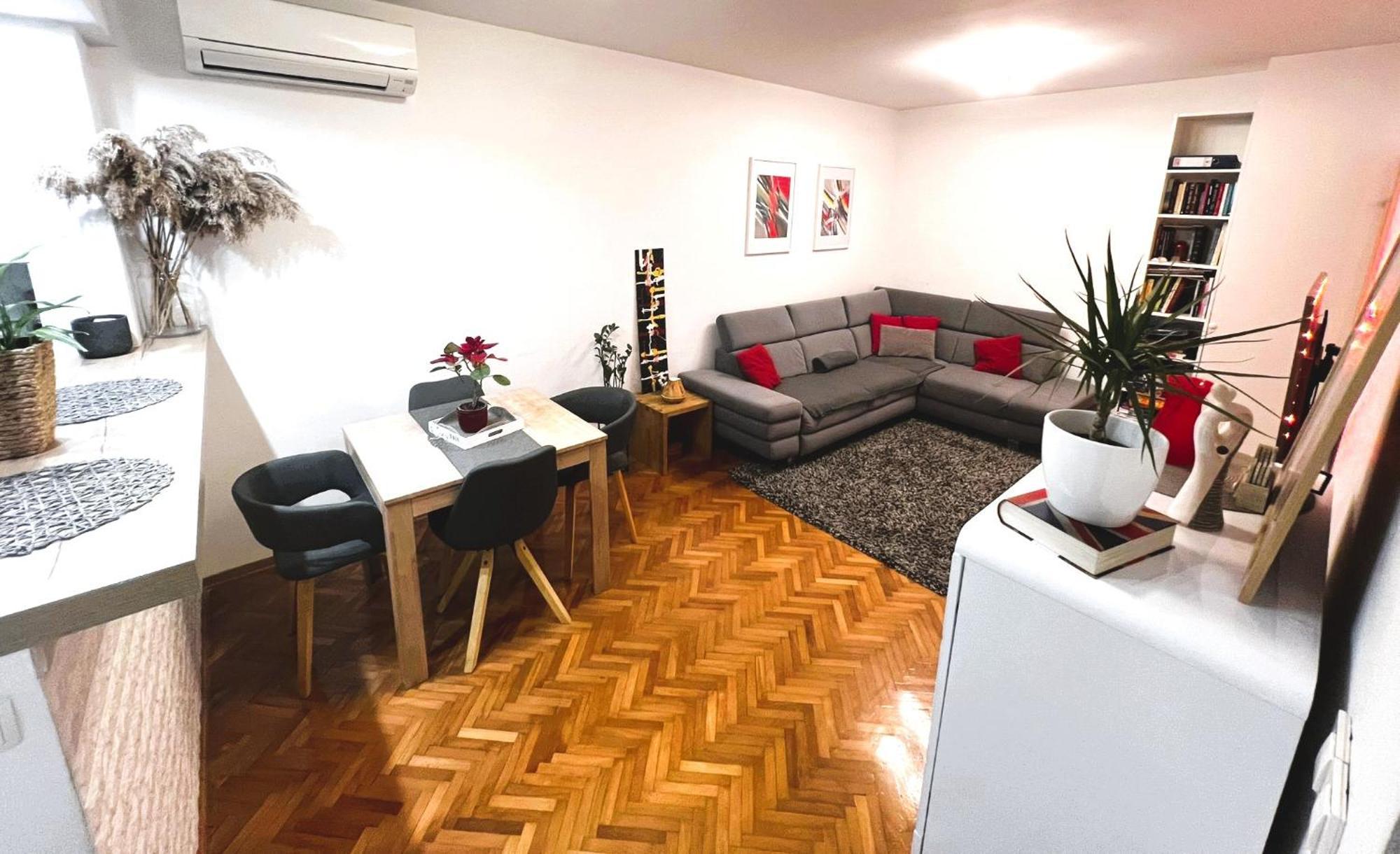 Mm Split Apartment - 5 Min By Car To The Beach & City Center - Free Public Parking Ngoại thất bức ảnh