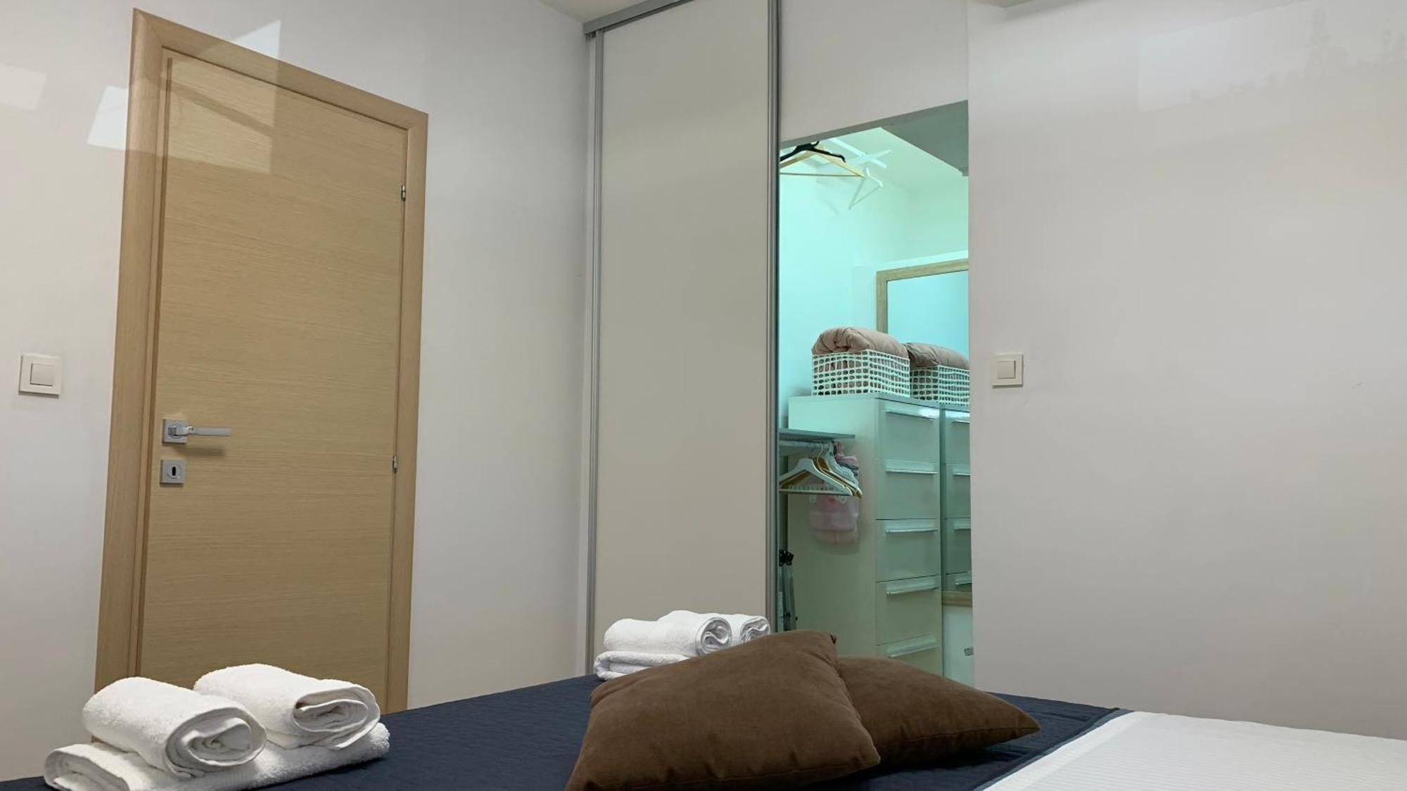Mm Split Apartment - 5 Min By Car To The Beach & City Center - Free Public Parking Ngoại thất bức ảnh